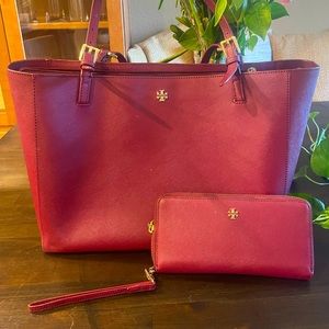 Large Emerson Tory Burch Tote and Wristlet 👜
